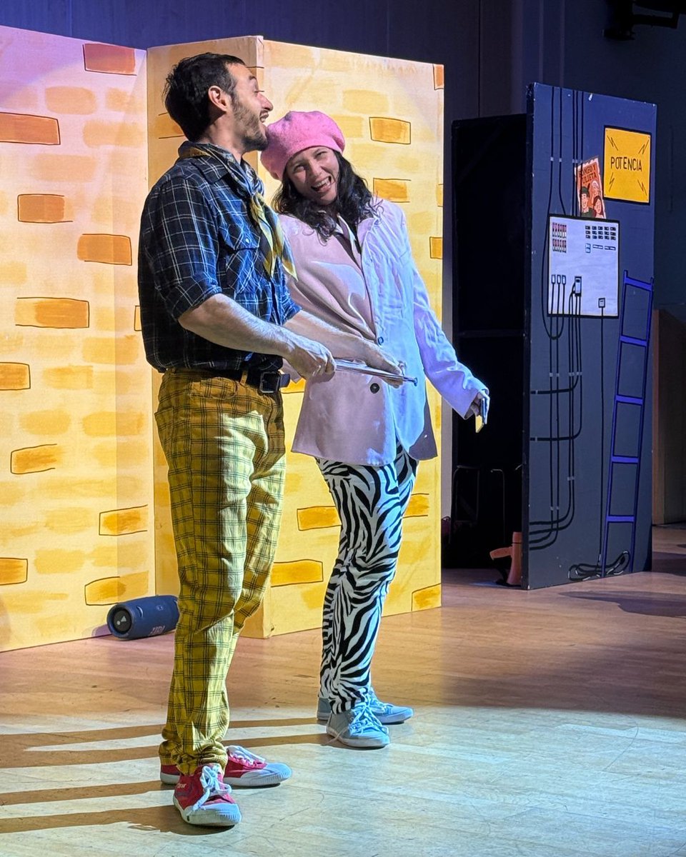 SCA_Community's tweet photo. Last Wednesday we had a Year 11 Spanish Theatre Experience! 🎭 

Onatti Theatre Company performed 'Un Ensayo Desastroso' (A disastrous Rehearsal) with our Y11 GCSE Spanish students.

The students were able to join in the performance and had a great time. 👏

#WeAreSCA https://t.co/BUOnGr1xQ3