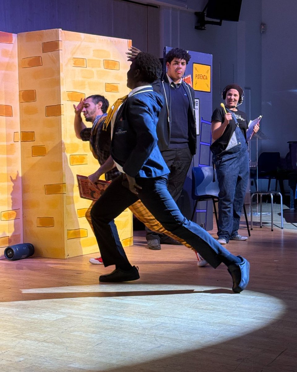 SCA_Community's tweet photo. Last Wednesday we had a Year 11 Spanish Theatre Experience! 🎭 

Onatti Theatre Company performed 'Un Ensayo Desastroso' (A disastrous Rehearsal) with our Y11 GCSE Spanish students.

The students were able to join in the performance and had a great time. 👏

#WeAreSCA https://t.co/BUOnGr1xQ3