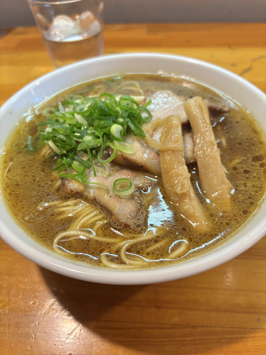 DmE5kf's tweet photo. 年末締めくくりラーメンはどこにしようかな https://t.co/5Ibtw6nyLB