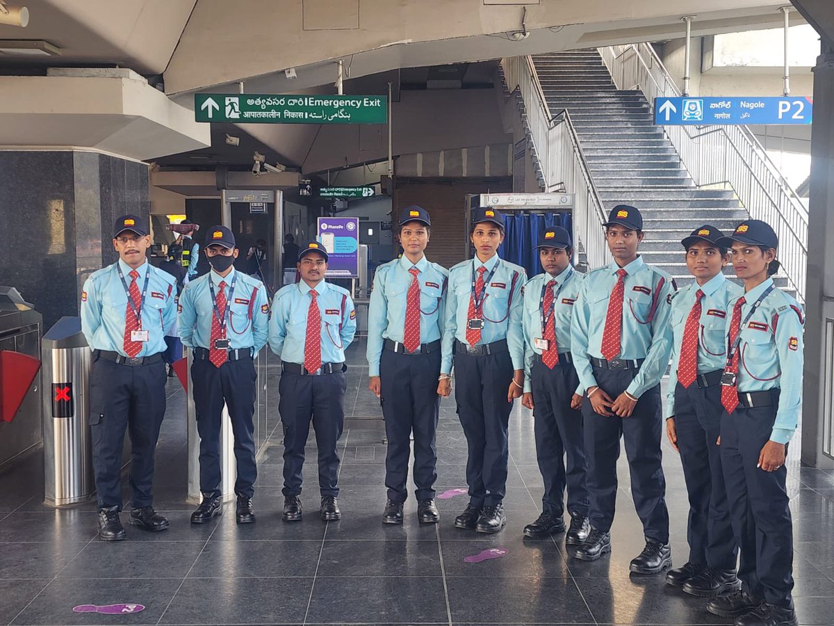 TheNaveena's tweet photo. Hyderabad Metro Rail has inducted 20 transgender personnel into its security team starting today.

They’ll support women’s safety, guide passengers, assist at baggage scanners, and strengthen security across key stations and trains. https://t.co/OykNSpNKrL