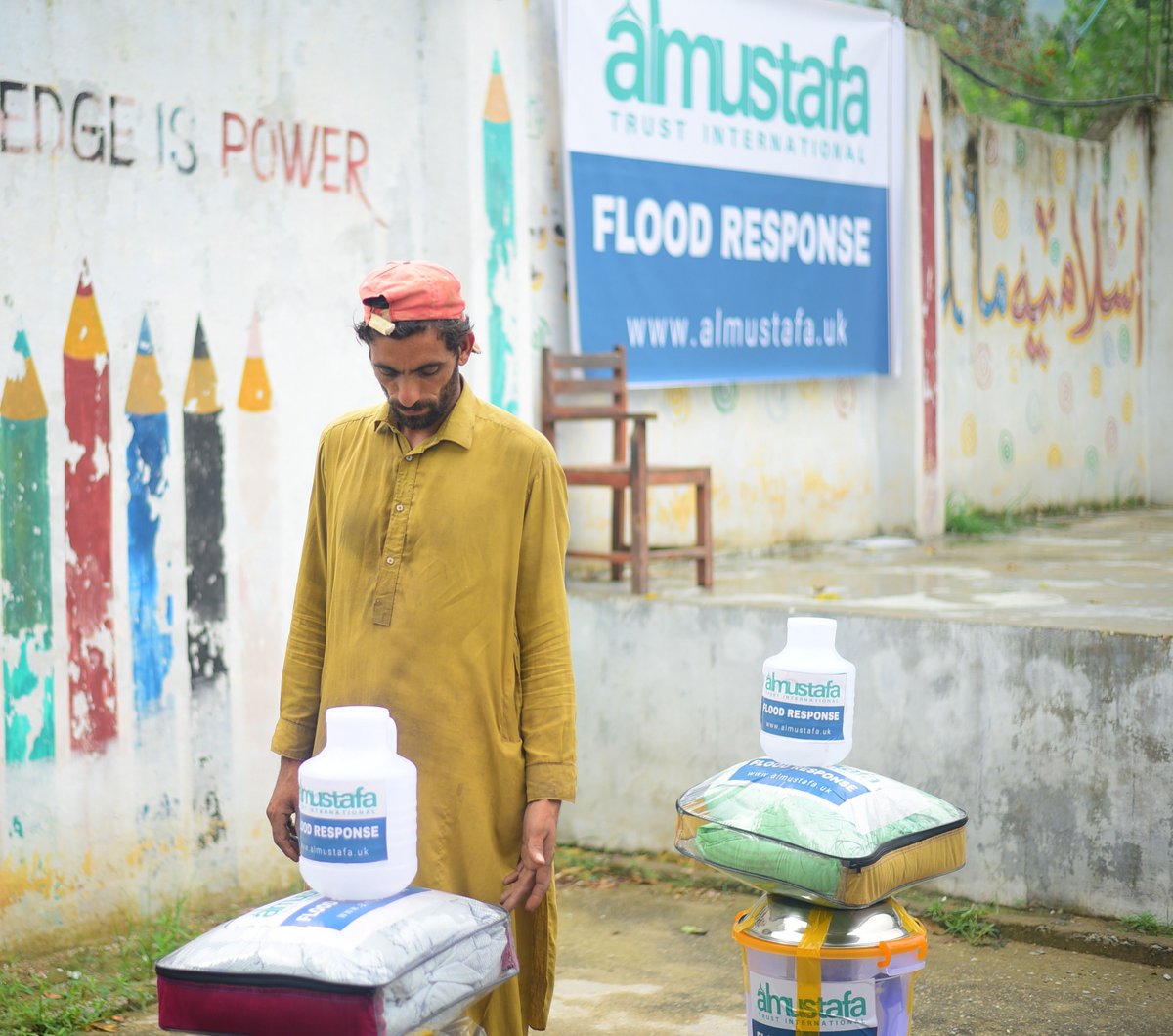 internatio67366's tweet image. As winter nears, the 2025 floods in Pakistan continue to affect lives. Many need warmth and shelter. Al Mustafa Trust is providing aid, but your help is crucial. Unite to offer hope. Contribute today. Donate today @ almustafa.uk
#SupportPakistan #FloodRelief