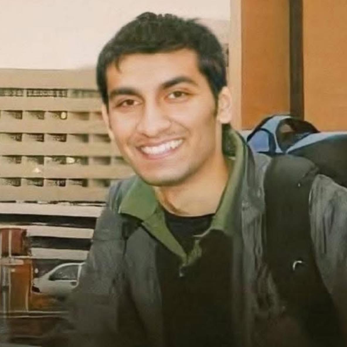 BrettPetter's tweet photo. Junaid Hafeez, a brilliant professor, has been wrongfully imprisoned on false #blasphemy charges in 🇵🇰 since 2013.

Is there any mercy for him?
How many more years?
Will he ever be free?

#FreeJunaidHafeez 💔 1/ https://t.co/3D9008p4ik