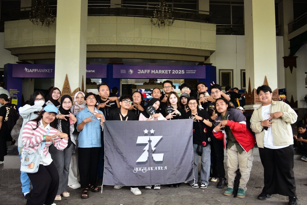 ZeeMotionYK's tweet image. Terimakasih untuk teman - teman yang sudah hadir dalam acara Meet &amp;amp; Greet dengan Zee Asadel dari &quot;Danur: The Last Chapter&quot; di JAFF Market 2025.

Semoga masih bisa bertemu lagi di lain kesempatan 🙌🏻.
@_zeeasadel 
@ZeeMotionID @MDPictures