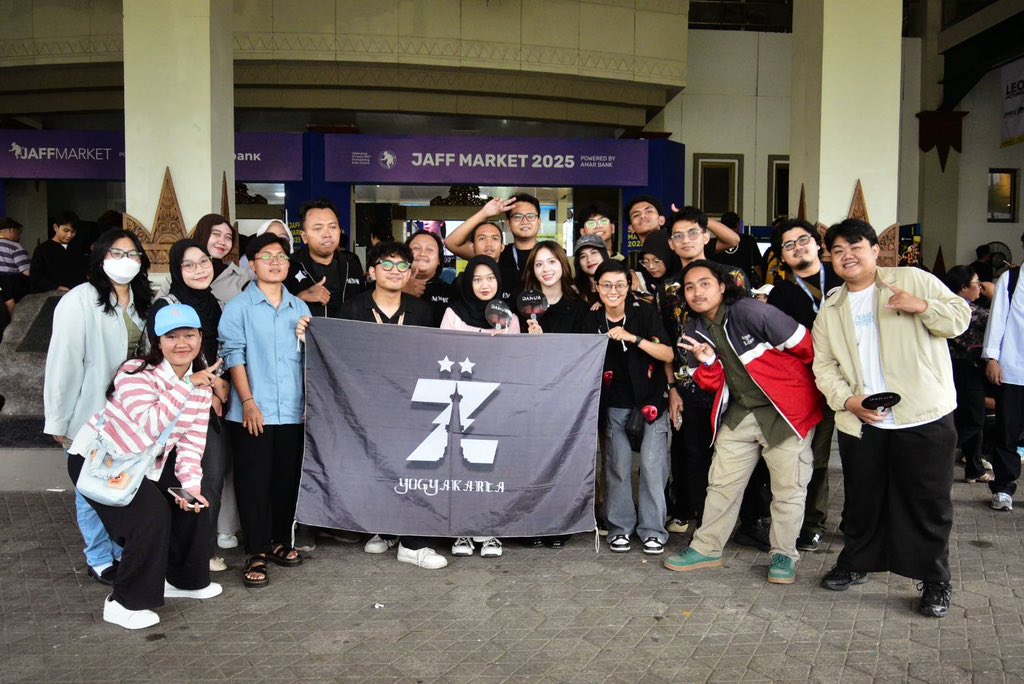 ZeeMotionYK's tweet image. Terimakasih untuk teman - teman yang sudah hadir dalam acara Meet &amp;amp; Greet dengan Zee Asadel dari &quot;Danur: The Last Chapter&quot; di JAFF Market 2025.

Semoga masih bisa bertemu lagi di lain kesempatan 🙌🏻.
@_zeeasadel 
@ZeeMotionID @MDPictures