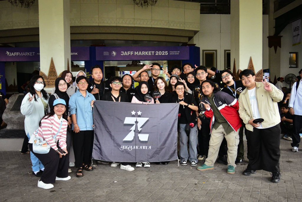 ZeeMotionYK's tweet image. Terimakasih untuk teman - teman yang sudah hadir dalam acara Meet &amp;amp; Greet dengan Zee Asadel dari &quot;Danur: The Last Chapter&quot; di JAFF Market 2025.

Semoga masih bisa bertemu lagi di lain kesempatan 🙌🏻.
@_zeeasadel 
@ZeeMotionID @MDPictures