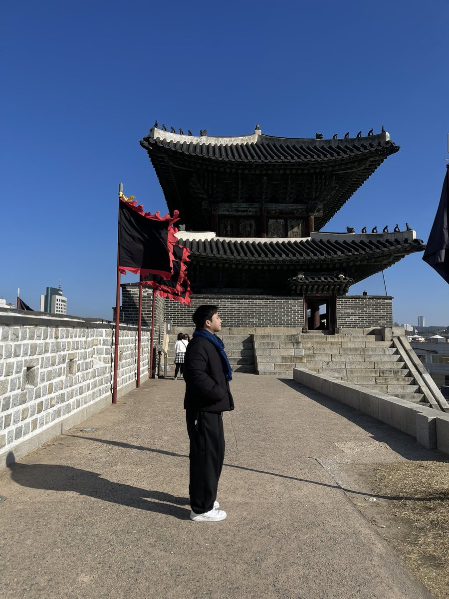 ทรช tweet media