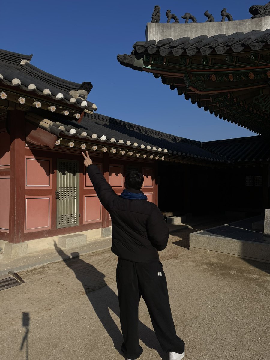 ทรช tweet media