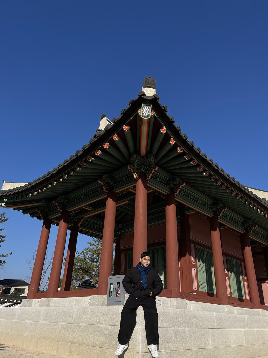 ทรช tweet media