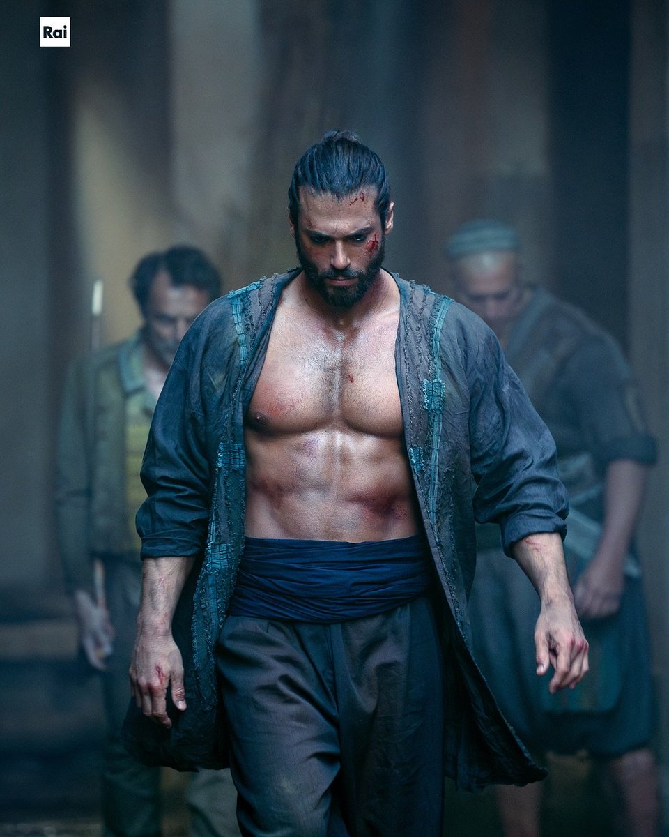 O pirata mais lindo do mundo vai desbravar esse mundão hoje! Só vem Sandokan.
.
#SandokanPremiere 
#CanYaman