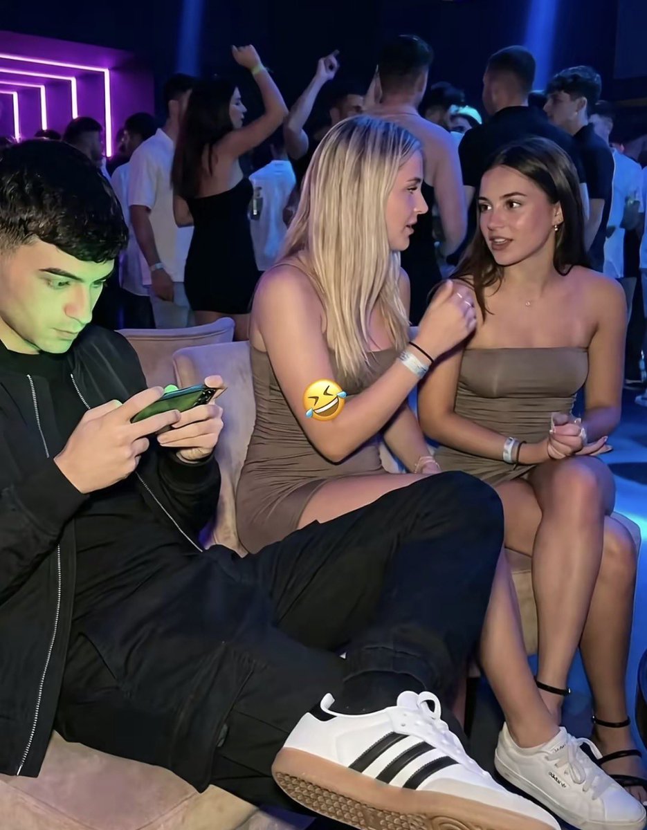 AlexDeLlano's tweet image. Por fin puedo decir que tengo cositas de Pedri.