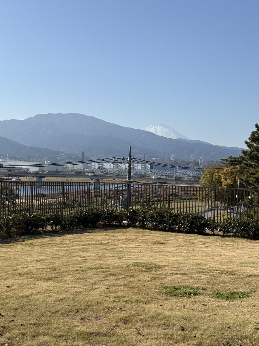 Hiko_0104's tweet photo. 富士山　Отсюда можно увидеть гору Фудзи. https://t.co/QLQeemJrak