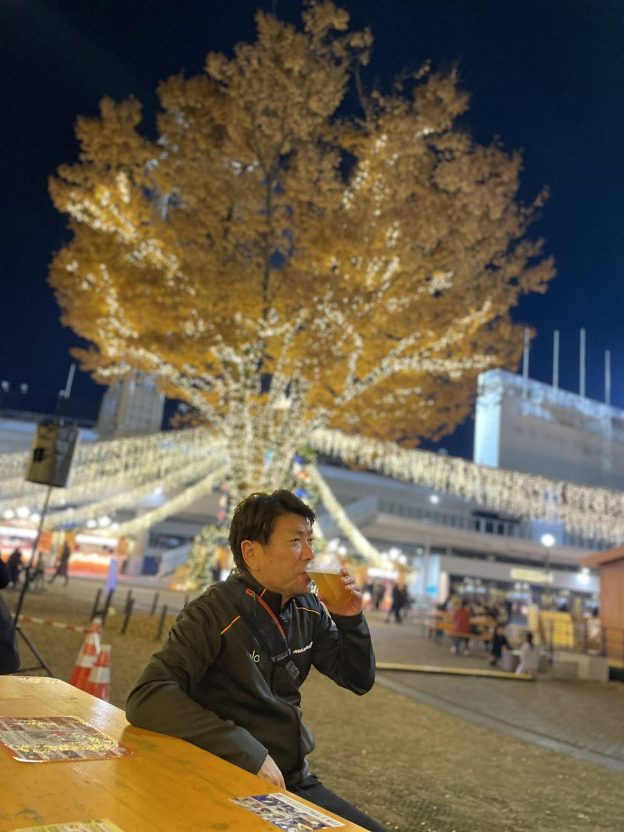 beerunclebeer's tweet photo. BALLPARK Xmas YOKOHAMA KANNAI 2025！

#ビールおじさん #ビールが好き #ビール好き #ビール #ビールがうまい #横浜 #関内 #横浜公園 #横浜スタジアム #クリスマスマーケット #unclebeer #ilovebeer #beer #beerstagram #ビアスタグラム https://t.co/GgkF5rB2BV