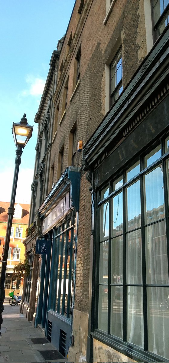 stevep1407's tweet image. Nice old-fashioned windows, east London.
#AlphabetChallenge #WeekWforWindows