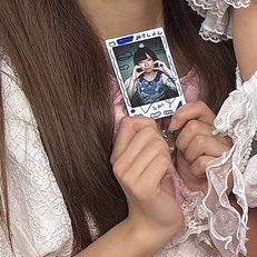 ゆうかぱんからチェキ貰って自慢してる私💙