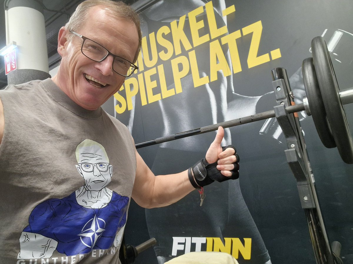 GunterFehlinger's tweet image. Get the Abs ready for summer 2026 liberation of Crimea 
It is now 7 months 1.12 to 1.7 
Get ready for the summer of liberation 2026 .
.