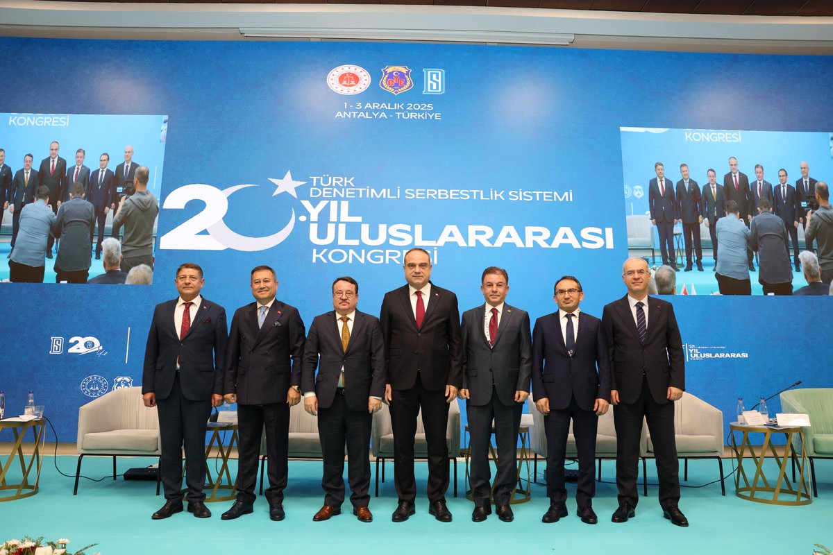 Türk Denetimli Serbestlik Sistemi 20. Yıl Uluslararası Kongresi’nin açılış programının ardından “Emekle Büyüyen Yolculuk: Denetimli Serbestliğin İz Bırakanları” paneli gerçekleştirildi.

Anayasa Mahkemesi Başkanvekili Sayın Basri Bağcı’nın moderatörlüğünde düzenlenen panelde;