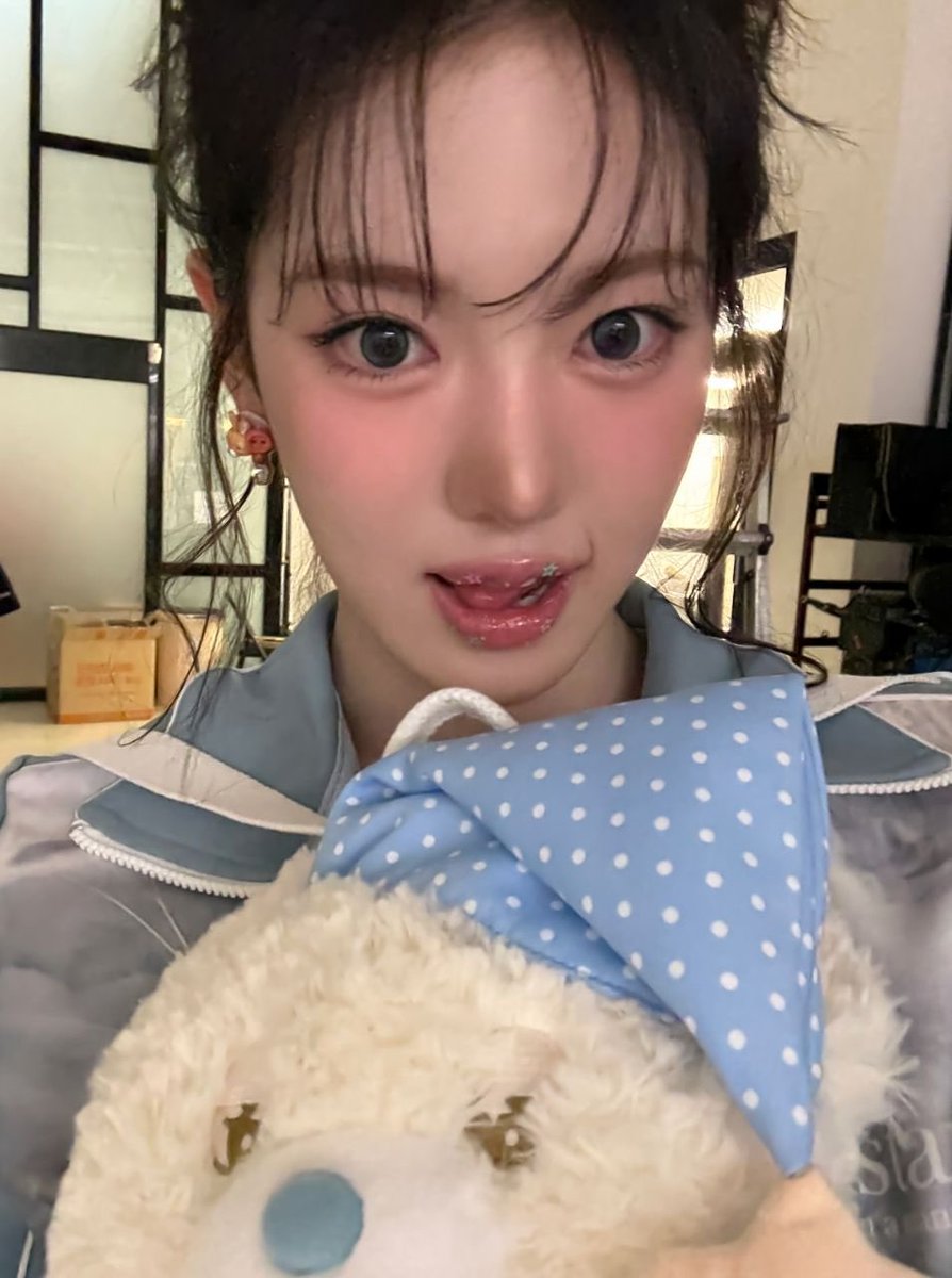 설 tweet media