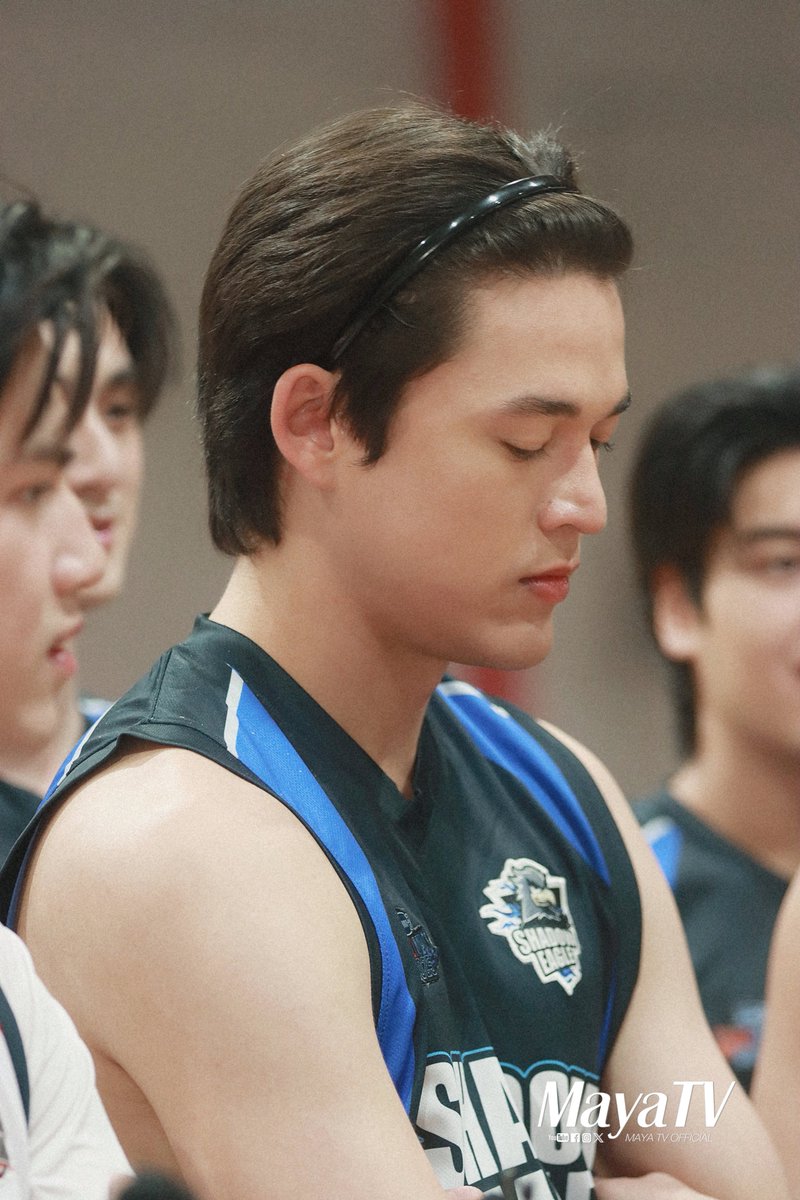 mayaonline2002's tweet image. Snapshot #MAYATVOFFICIAL | กวิน แคสกี้ #GawinCaskey ลงสนามซ้อมบาสฯ ก่อนเปิดแมทช์หยุดโลกที่ #GMMTVStarlympics2025

Interview📽🔗youtube.com/live/dZ7TvgvNm…