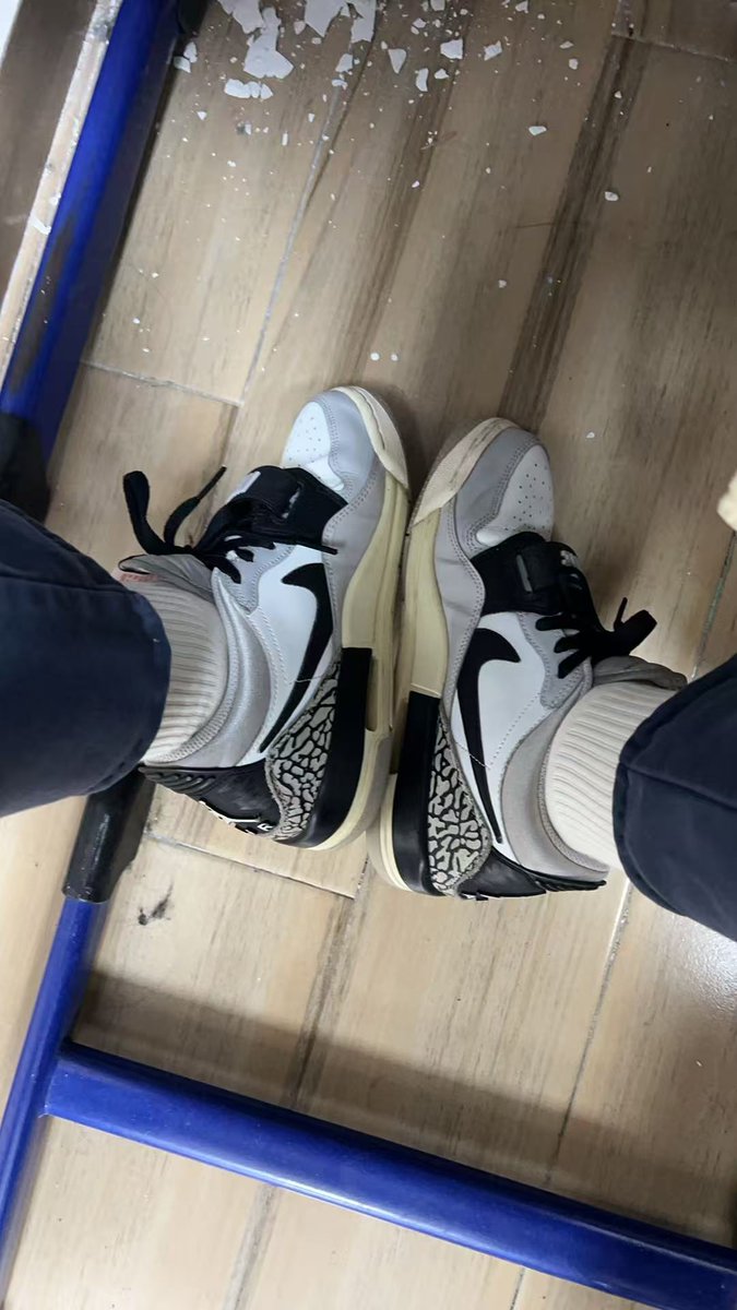 12月第一个傻逼，被曲奇一个课间休息的时间爆吸2500🖤(让他吐了个5💰4💰250💰给我同桌听，弄的我同桌一直再问什么情况真是笑死了)
#findom #女s #atm #黑心 #高中