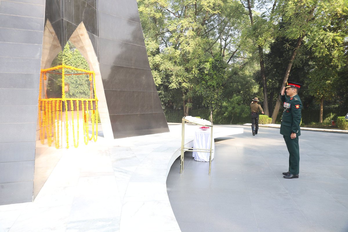 suryacommand's tweet image. Maj Gen Maneesh Kukrety, SM** took over as General Officer Commanding of Madhya Uttar Pradesh Sub Area on 01 Dec 2025. On assuming command, the #GOC exhorted all ranks to continue upholding the highest standards of professionalism, discipline and dedication to duty, while…