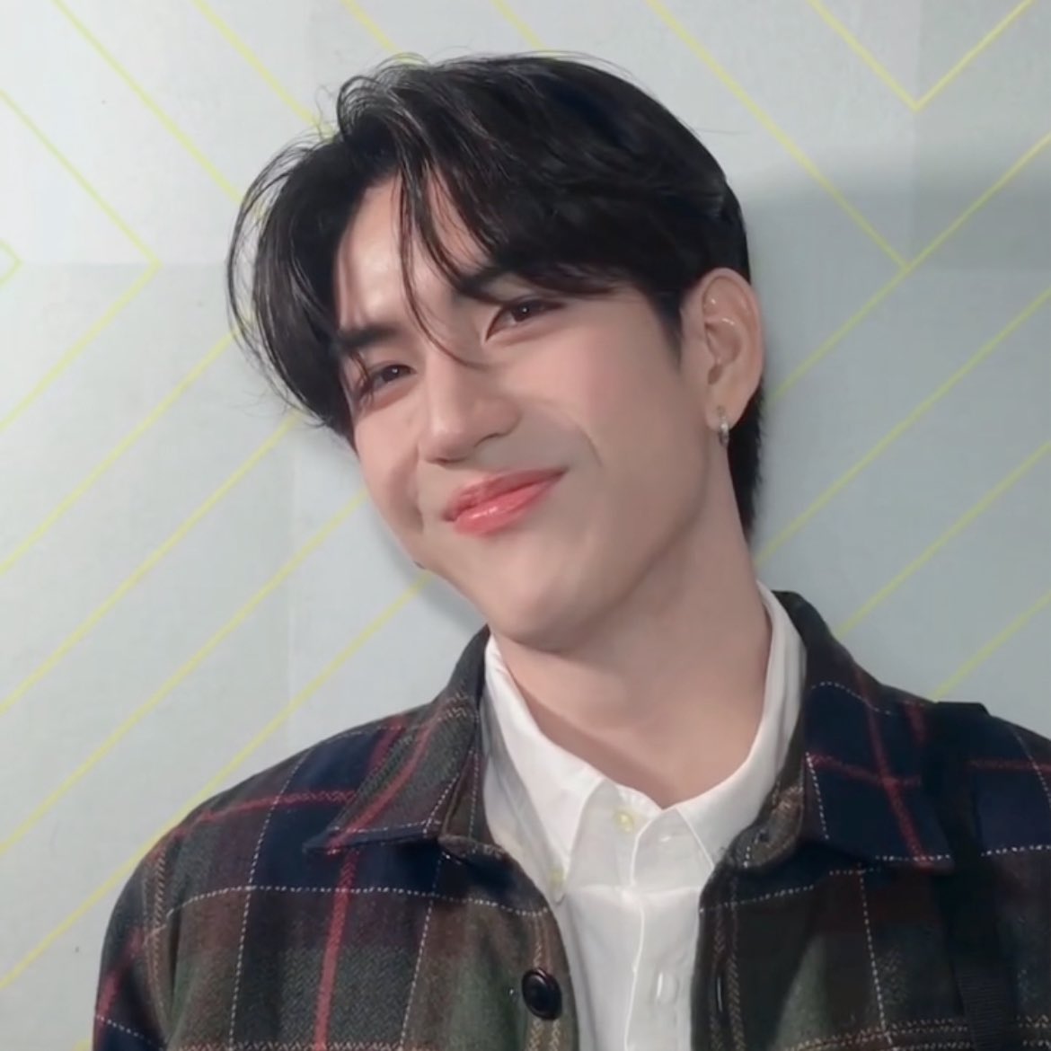 bellof0urthcard's tweet photo. ตายิ้มครองเมือง .◜◡◝ ♡♡ https://t.co/1yIVl96eyR