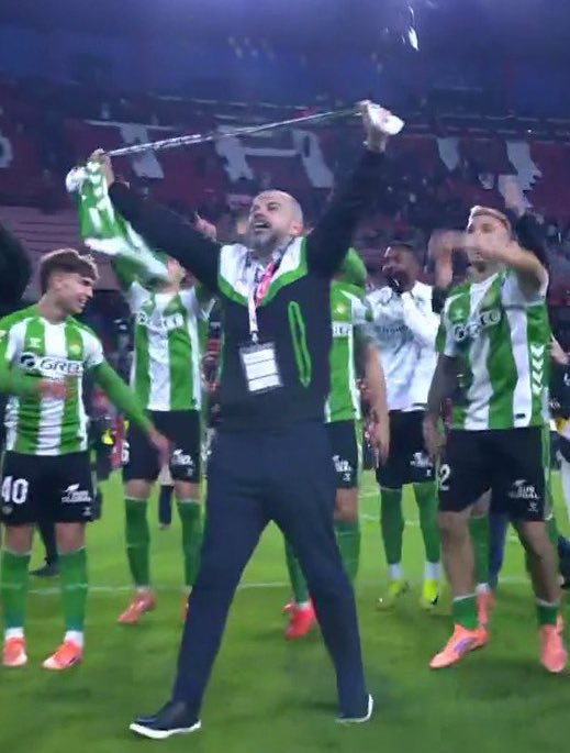 🟢⚪️ Manu Fajardo a la salida de la CD tras ganar ante el Sevilla FC:

“Ha sido un subidón pero el derbi ya es pasado, no hay que parar de crecer que la afición y la institución se lo merecen”

<a href="/elchiringuitotv/">El Chiringuito TV</a>