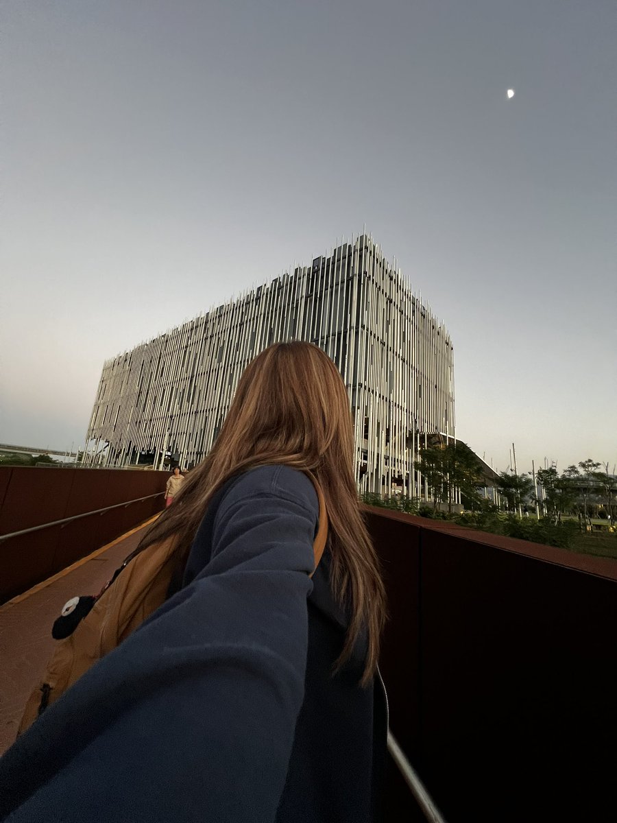 kaejade_'s tweet photo. completely forgot to do this at taipei 101 but GOODBYE TAIWAN, HELLO USA 😍 https://t.co/mdBR0VOZl7