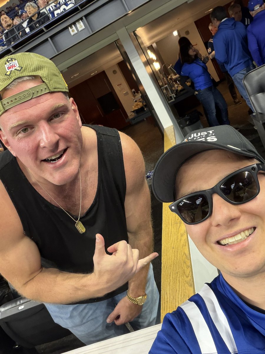 Shoesforsuccess's tweet image. #IDontWannaOverreactBUT we met Pat McAfee at the Colts game and he had just enough vitamins in him to verbally commit to the Just a Pair of Shoes squad 😂

#MyCauseMyCleats #HelpingKids #501c3