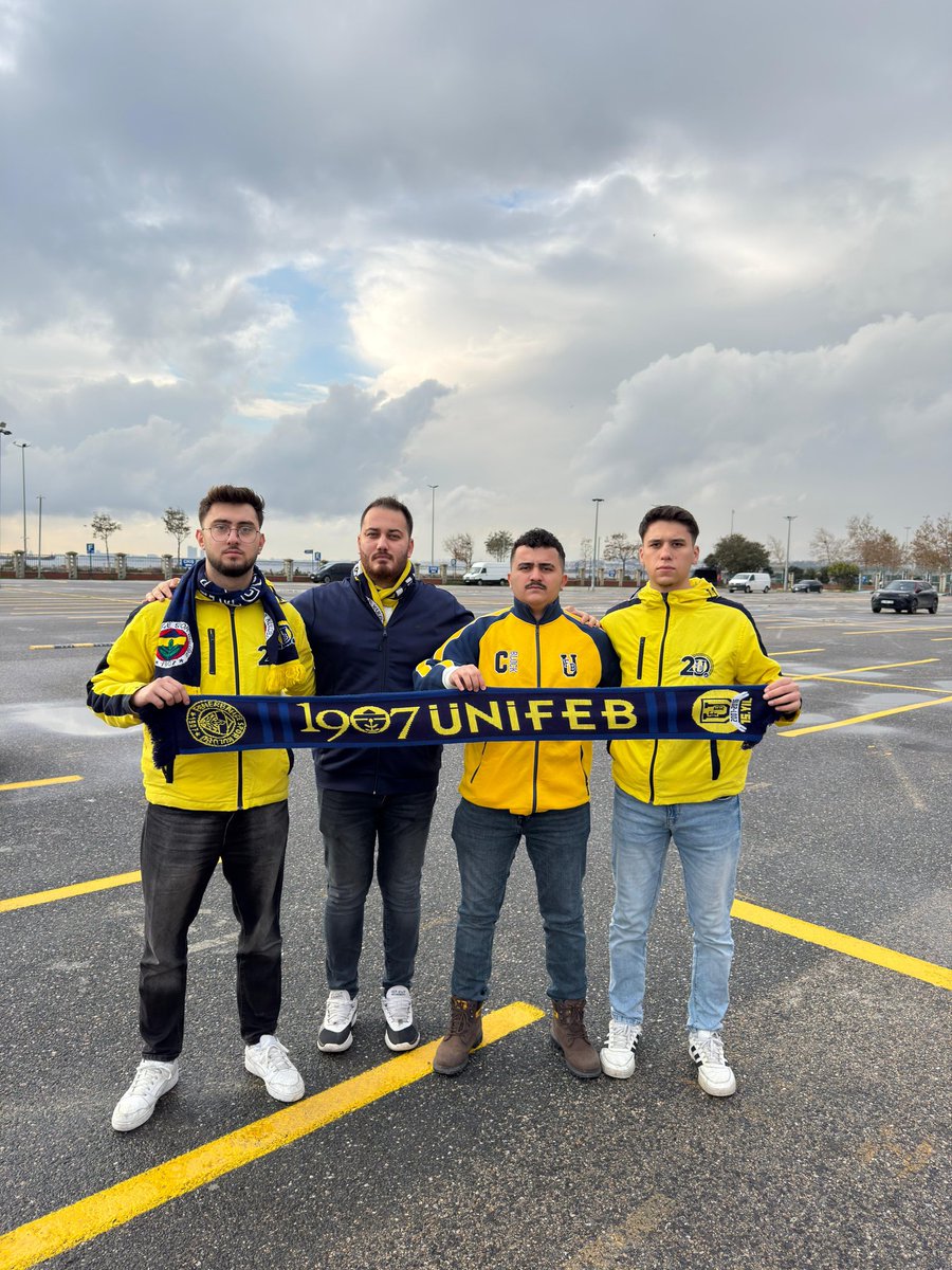 1907 ÜNİFEB Pamukkale Üniversitesi örgütlenmesi olarak Fenerbahçe - Galatasaray karşılaşması için İstanbul yolundayız.
#FenerbahçeninYolunda