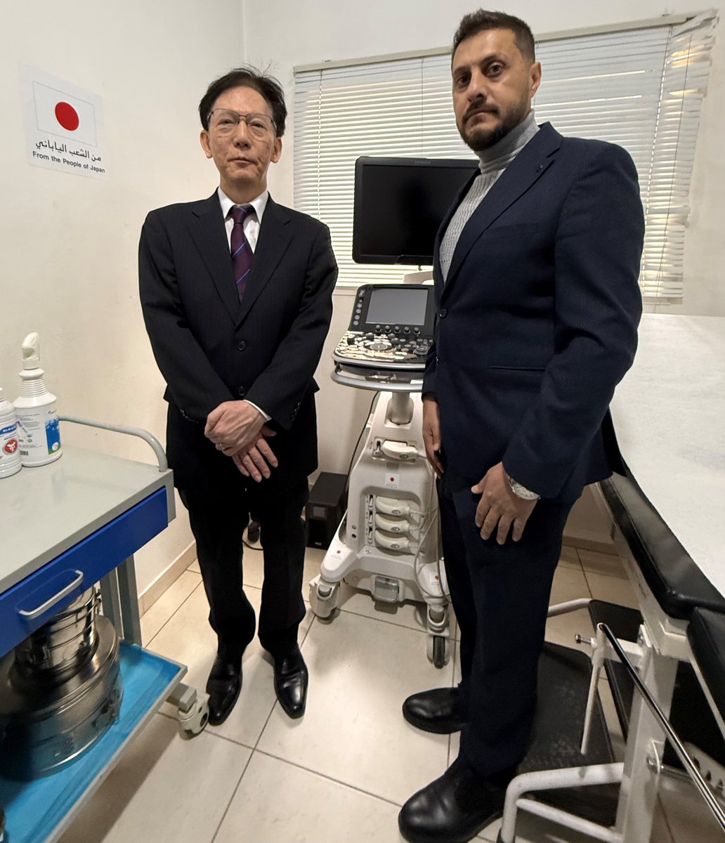 حضر السفير ماغوشي حفل تسليم المعدات الطبية الازمة لتجهيز قسم طب العيون وقسم النساء والتوليد اللازمة لجمعية تفاؤل لدعم مركز مشاعل الطبي في البقاع الغربي. تستمر اليابان في التزامها بدعم القطاع الصحي، وسط الأزمة المستمرة.