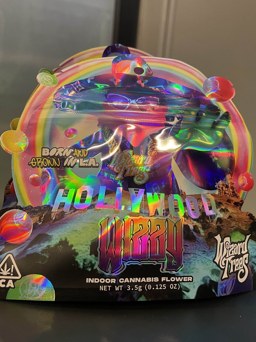 CannabisXThai's tweet image. ✨ Wizzy by @wizard_trees 
Deep gas. Sweet haze. Smooth magic.
Clean pull, calm finish — mystical Cali craft at its best. 💨🌙

#Wizzy #WizardTrees #CaliPack #CannabisX #BangkokVibes #BeyondExotic