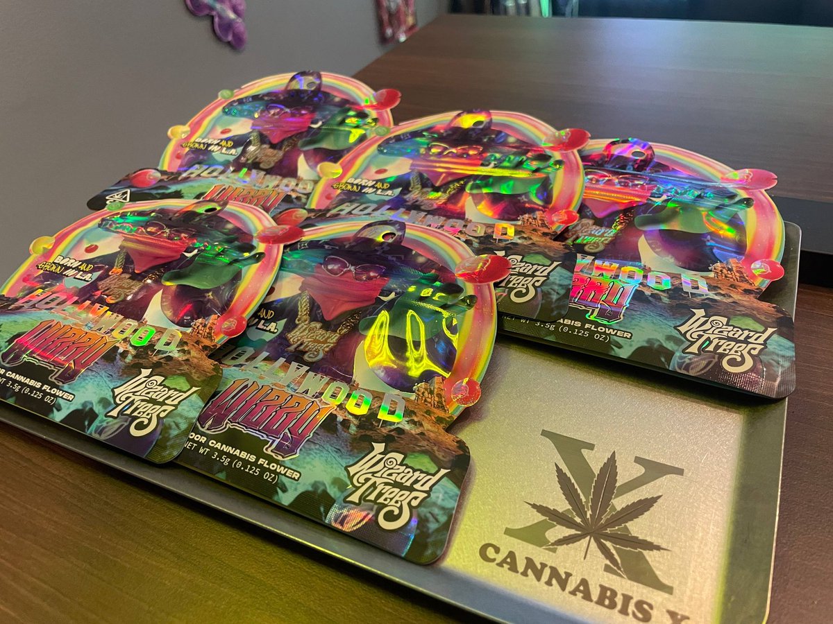 CannabisXThai's tweet image. ✨ Wizzy by @wizard_trees 
Deep gas. Sweet haze. Smooth magic.
Clean pull, calm finish — mystical Cali craft at its best. 💨🌙

#Wizzy #WizardTrees #CaliPack #CannabisX #BangkokVibes #BeyondExotic