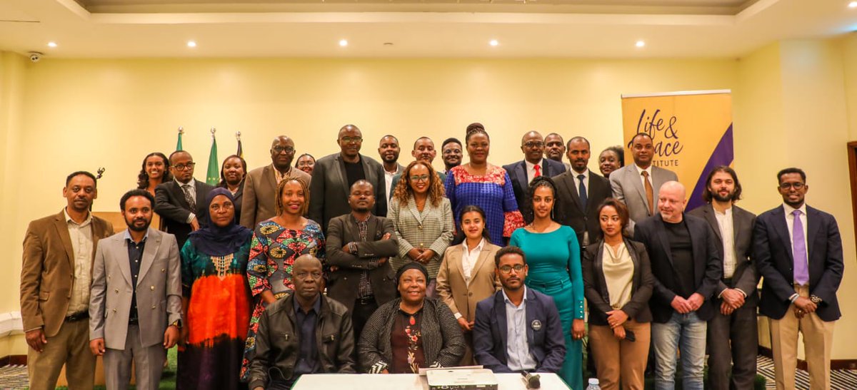 ifa_ethiopia's tweet photo. 𝐇𝐨𝐫𝐧 𝐃𝐢𝐚𝐥𝐨𝐠𝐮𝐞 𝐬𝐞𝐫𝐢𝐞𝐬 𝐈𝐕 

Session II: Rethinking Peacekeeping in Africa: Towards Effective, Sustainable, and Integrated Operations

Partha Agastya Leo Moman: Peacekeeping is not a political solution. It has to be AU-led. Africa should look for alternatives. One alternative is if AU member state finance AU-led mission as part of African Solutions to African problems.

Edmond John Pamba: Africa should finance its own peace Agenda.