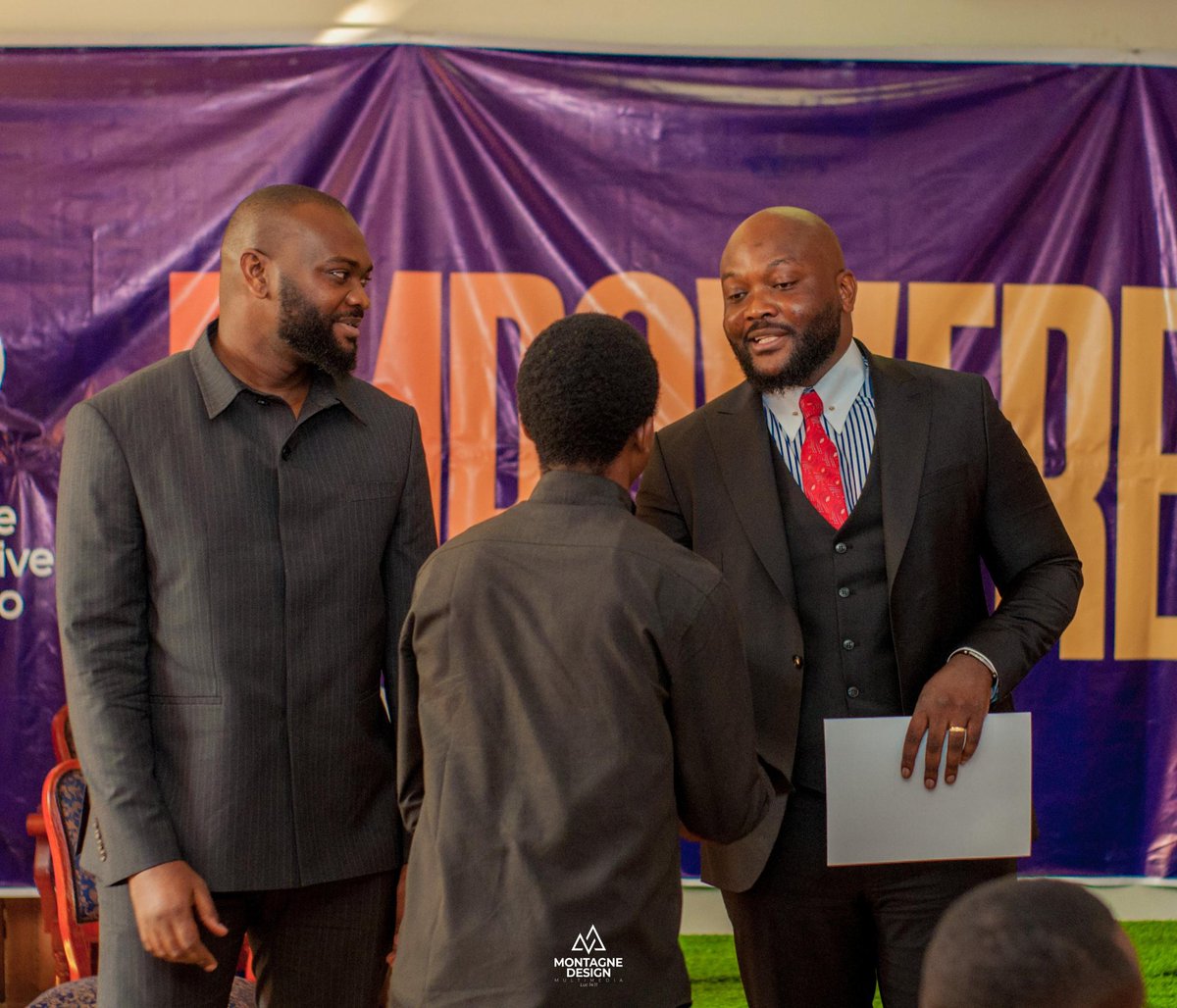 La JCCO, ce n’est pas seulement des conférences : c’est aussi un travail sur l’humain pour favoriser l’autonomisation. Une cérémonie de remise de brevets a d’ailleurs eu lieu pour clôturer la formation gratuite en transformation agroalimentaire et pâtisserie.