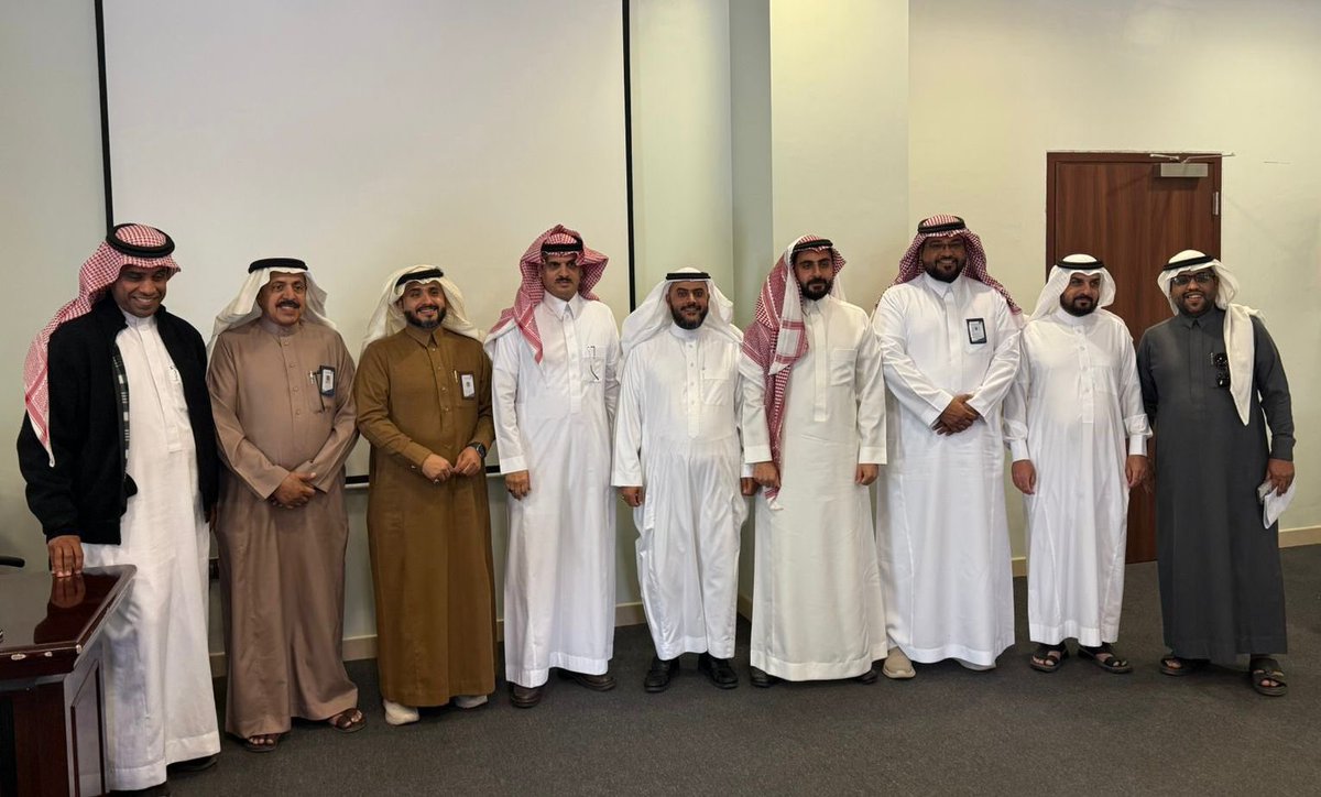 تغطية
مناقشة الطالب /محمد عمر الزهراني  لنيل  الماجستير في المناهج وطرق تدريس الرياضيات 
“الاحتياجات التدريبية لاستخدام الذكاء الصناعي في تدريس الرياضيات لدى المعلمين بمنطقة الباحة"
أ.د. إبراهيم الغامدي مشرفًا ومقرراً
د. خالد عسيري مناقشًا داخليًا
أ.د. عوض المالكي مناقشًا خارجيًا