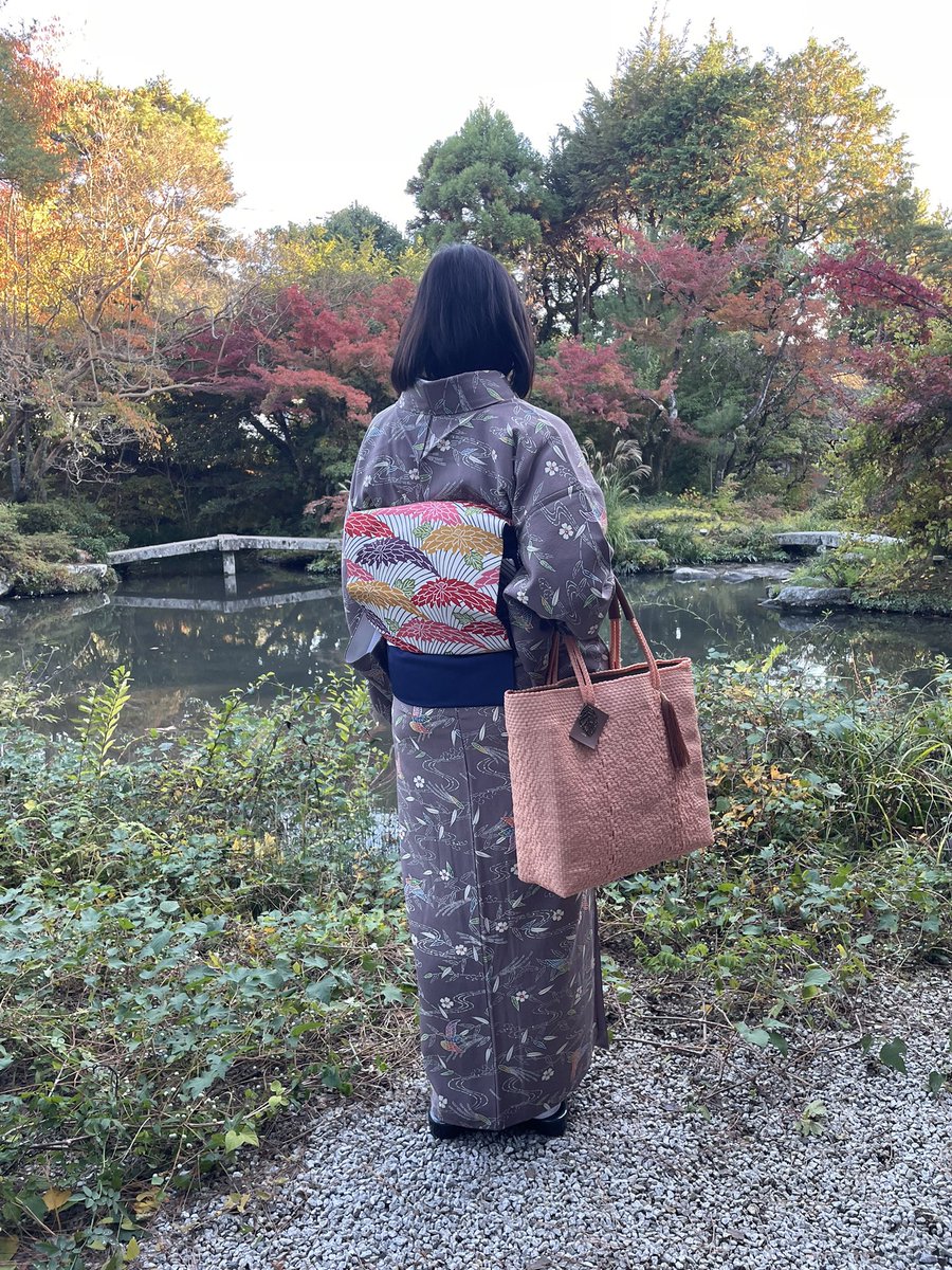 JapanPaola's tweet photo. 12/5・6の2日間、京都の町屋ギャラリー ホシクープさんで Lady Paola の展示販売会をします✨
京都の冬景色に映える色とりどりのバッグが並びます。数量限定のアウトレット品も放出致します❣️ お近くの方、ぜひふらりと遊びに来てください。
📍下京区燈籠町601-3 🕙10〜17時
#レディパオラ　#京都 https://t.co/Xt78afAytZ