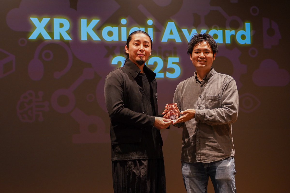 abricheese's tweet image. XR Kaigi AWARDで
「XR Meetup Kagoshima #XRm鹿児島 」がアクティビティ部門で最優秀賞を受賞しました！！

地元をもっと楽しくしたい、
好きな技術の魅力を広めたい、
一緒に盛り上がれる仲間が欲しい
…という思いから始まりました

仲間たちや支えてくださる方々に感謝を！

#XRKaigi2025 #XRKaigi