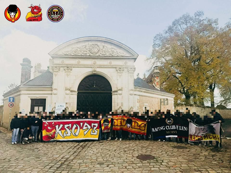 mentalite_lens's tweet photo. Angers SCO - RC Lens. 30/11/2025. 
Kop Sang et Or x North Devils x Lens 1906. 

#SCORCL 
#RCLens https://t.co/Ui0WSHftab