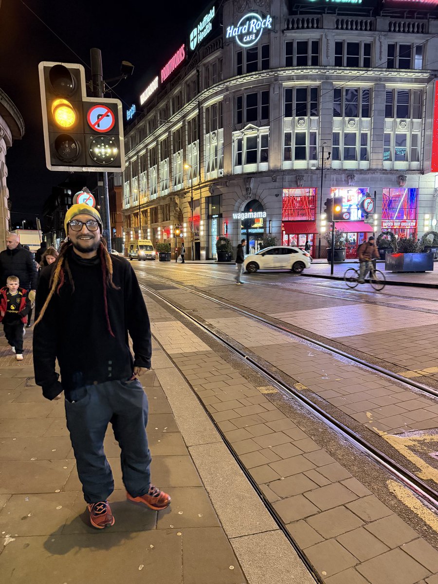 ryanhazarika's tweet photo. Hard Rock Cafe and #Manchester vibes!! https://t.co/ctqITyc7oq