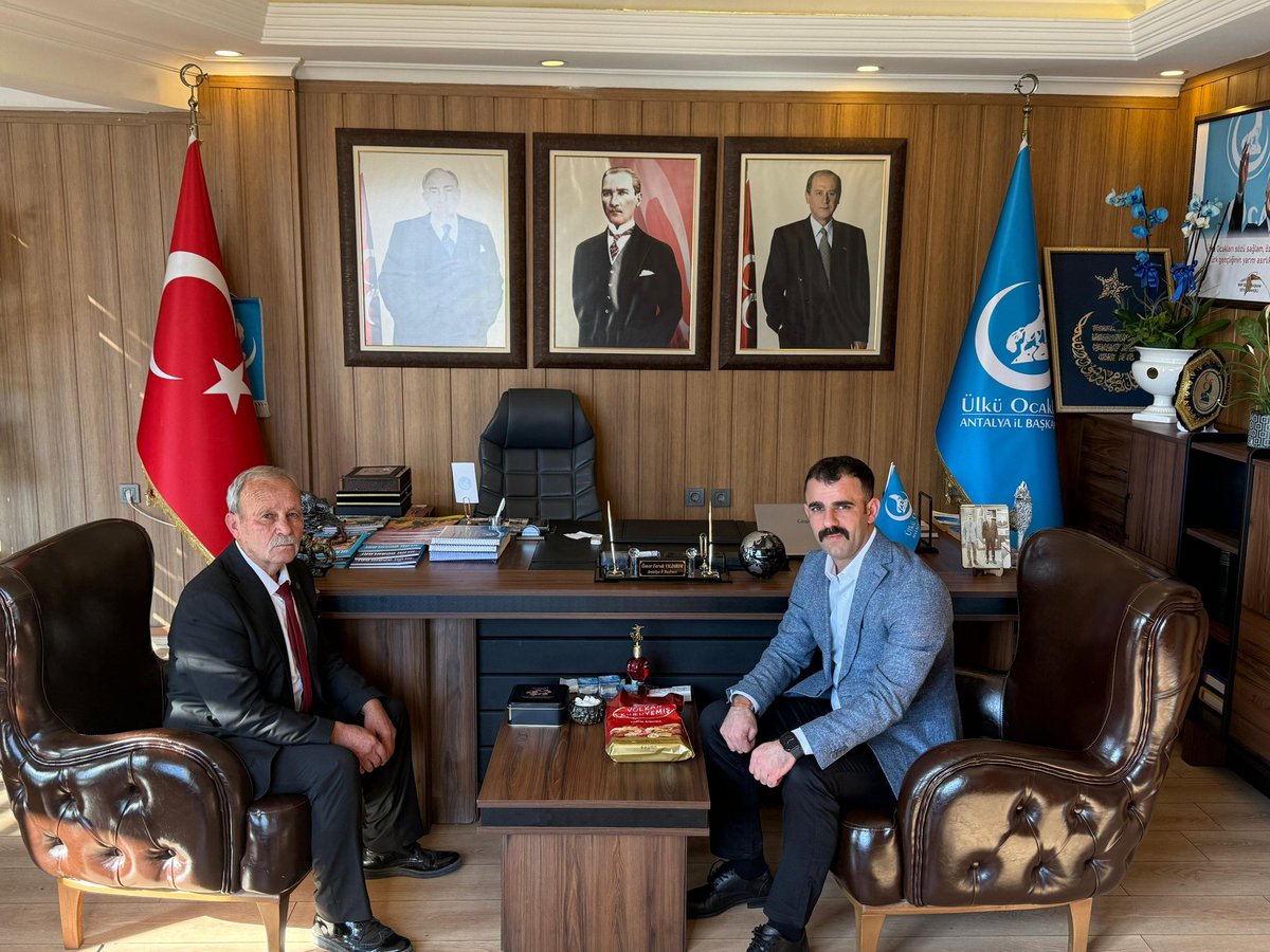 Ülkücü Şehidimiz, Ağabeyimiz Halil Esendağ'ın Dayısı Hasan Güleç, Ülkü Ocakları Antalya İl Başkanımız Sayın Ömer Faruk Yıldırım'ı Ocağımızda ziyaret etti. Nazik ziyareti için teşekkür ederiz.