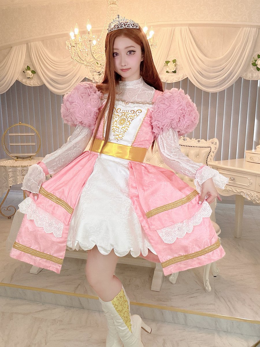 765・NEI伊織のコスプレやってきた〜〜！！
久々に大好きな伊織のお洋服作れて楽しかった！🤍お姫さまティアラだよ〜〜〜〜
