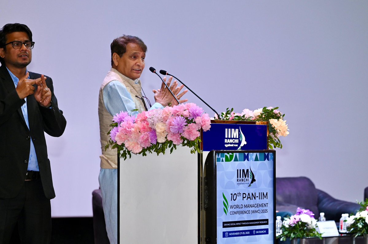 sureshpprabhu's tweet image. Attended the 10th PAN-IIM World Management Conference 2025 in Ranchi as the Chief Guest for the Valedictory Ceremony.

Management institutions like the IIMs play a crucial role in shaping future leaders, driving innovation, and strengthening India’s development agenda. Their…