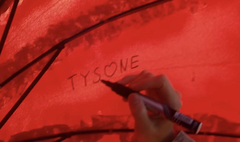 바라보면 아프게 웃던 그만큼 더 아름다웠던
그때의 너와 나애게 손흔들어 인사를 건네

돌아보면 찰나 같았던 그래서 더 눈이 부셨던
수많은 순간들 속에 함께했던 그 모든 너
내게 인사해