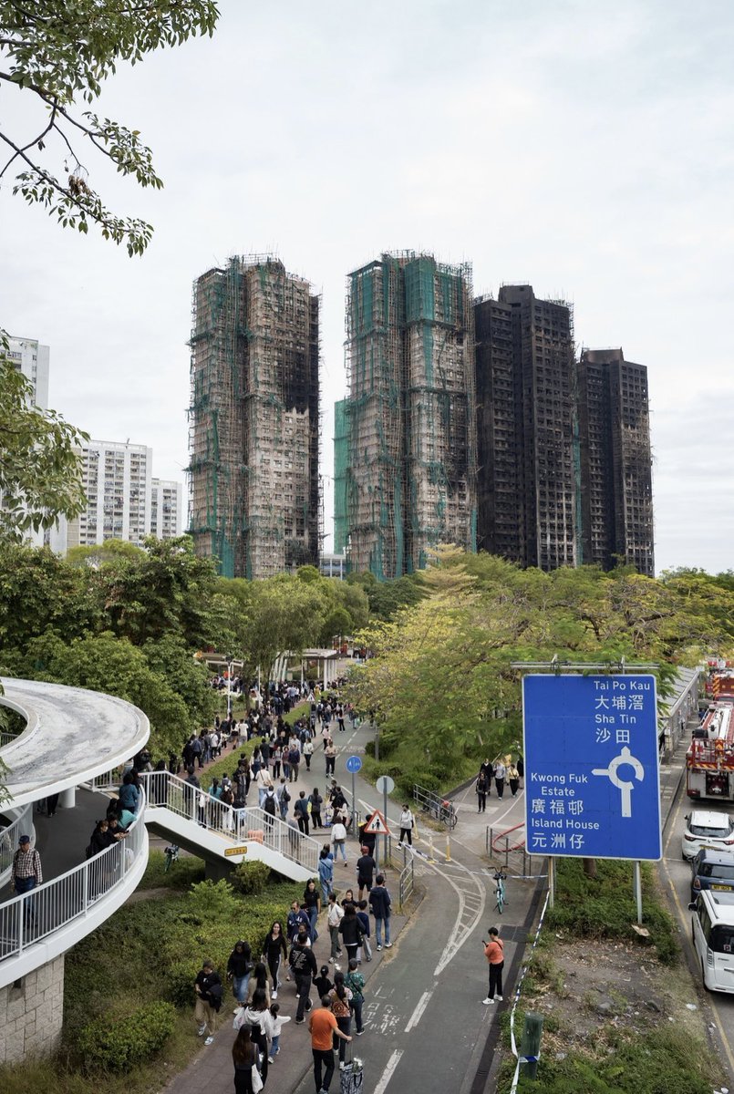 ryeh696's tweet photo. We extend our heartfelt condolences to the Hong Kong Blaze victims, their family, friends, loved ones in this trying time. 

We are saddened that this happened to you

We are saddened that you're going through this traumatic loss

#HongKongBlaze #WithHeartfeltCondolences https://t.co/j0TlJIfRaH