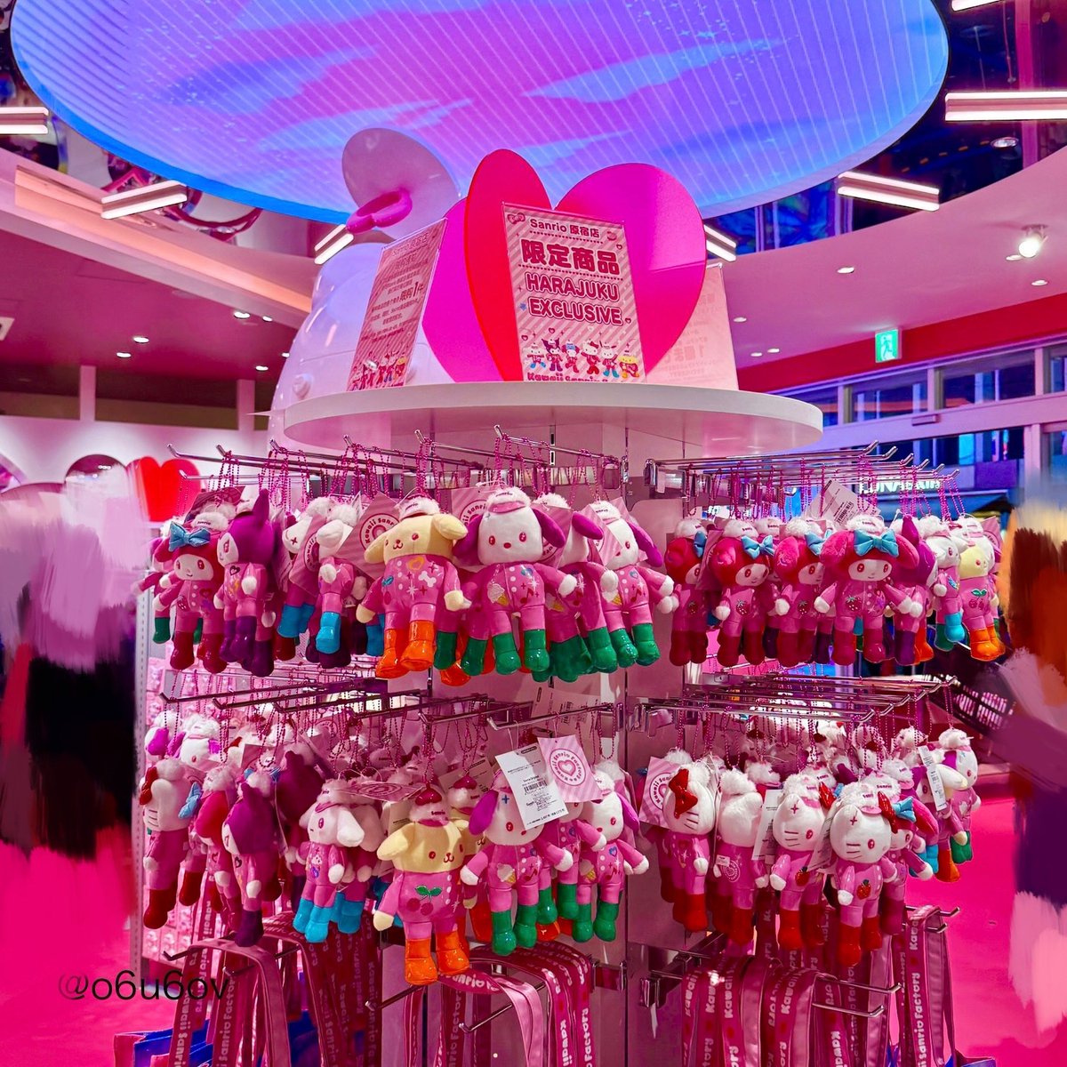 サンリオショップ・Sanrio 原宿店のプレオープンに行ってきました 1階