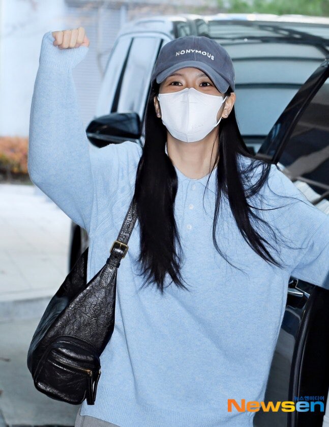 JISOO APP | 01.12.2025

#JISOO : “ คึคึคึคึ ทุกคนอันยองง ~~ ฉันถึงเกาหลีเรียบร้อยแล้วนะคะ!! ฮี่ฮี่

ฉันไปค้นดูมาละนะคะ… คำถามสุดท้ายที่ถามแชทจีพีทีมาก็คือ… เริ่มเป็นพิธีกรอินกิกาโยตั้งแต่วันไหนนะ คึคึคึคึ ความทรงจำของจินจีโด คึคึคึคึ

ธันวาไม่มีทัวร์คอนเสิร์ตค่ะ..!