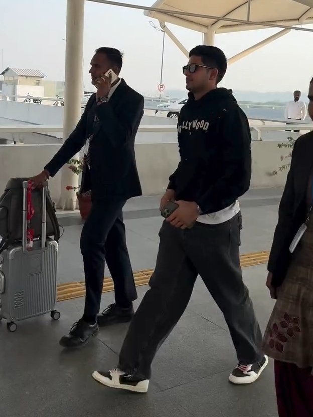 finally... how much i missed seeing shubman. AND HIS HEAD CAN MOVE lmfao yesss. 

we coming back bitches 🔥