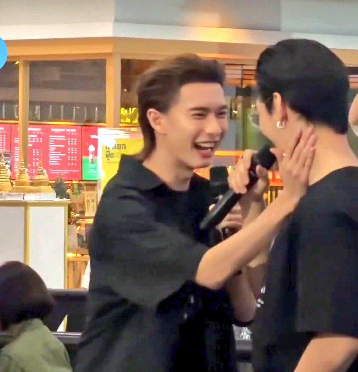 PPVCB46's tweet image. THE WAY PUPU&apos;S HAND STAYED AND NESTLED ON PAVEL&apos;S NECK WTFFFFF
#สิงสาลาตายลงพื้นที่xIQIYI