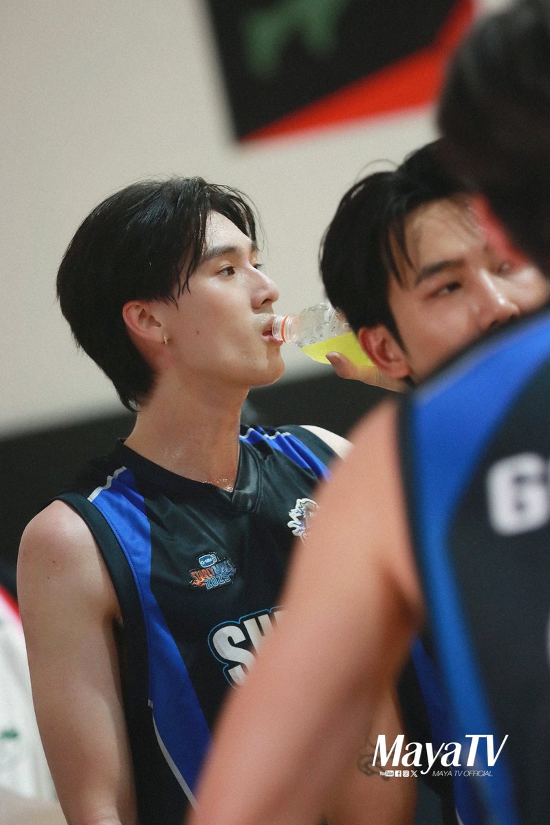 mayaonline2002's tweet image. Snapshot #MAYATVOFFICIAL | ธี ธีรเดช #tee_vtp ลงสนามซ้อมบาสฯ ก่อนเปิดแมทช์หยุดโลกใน #GMMTVStarlympics2025

Interview📽🔗youtube.com/live/dZ7TvgvNm…