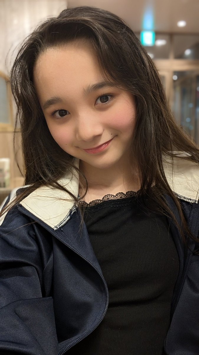 Elizabeth000425's tweet image. Airport行って〜今モス🍔✨
#model #Elizabeth #Liz #MERCREW